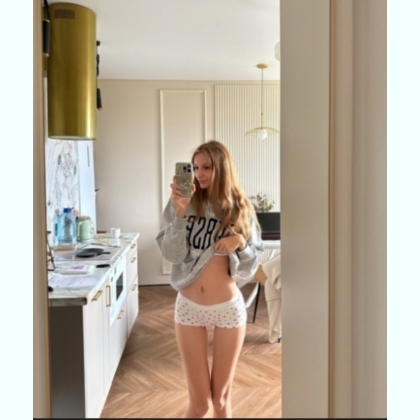 ���e���a , �p���a� ����� � ���� _��� �p�������_